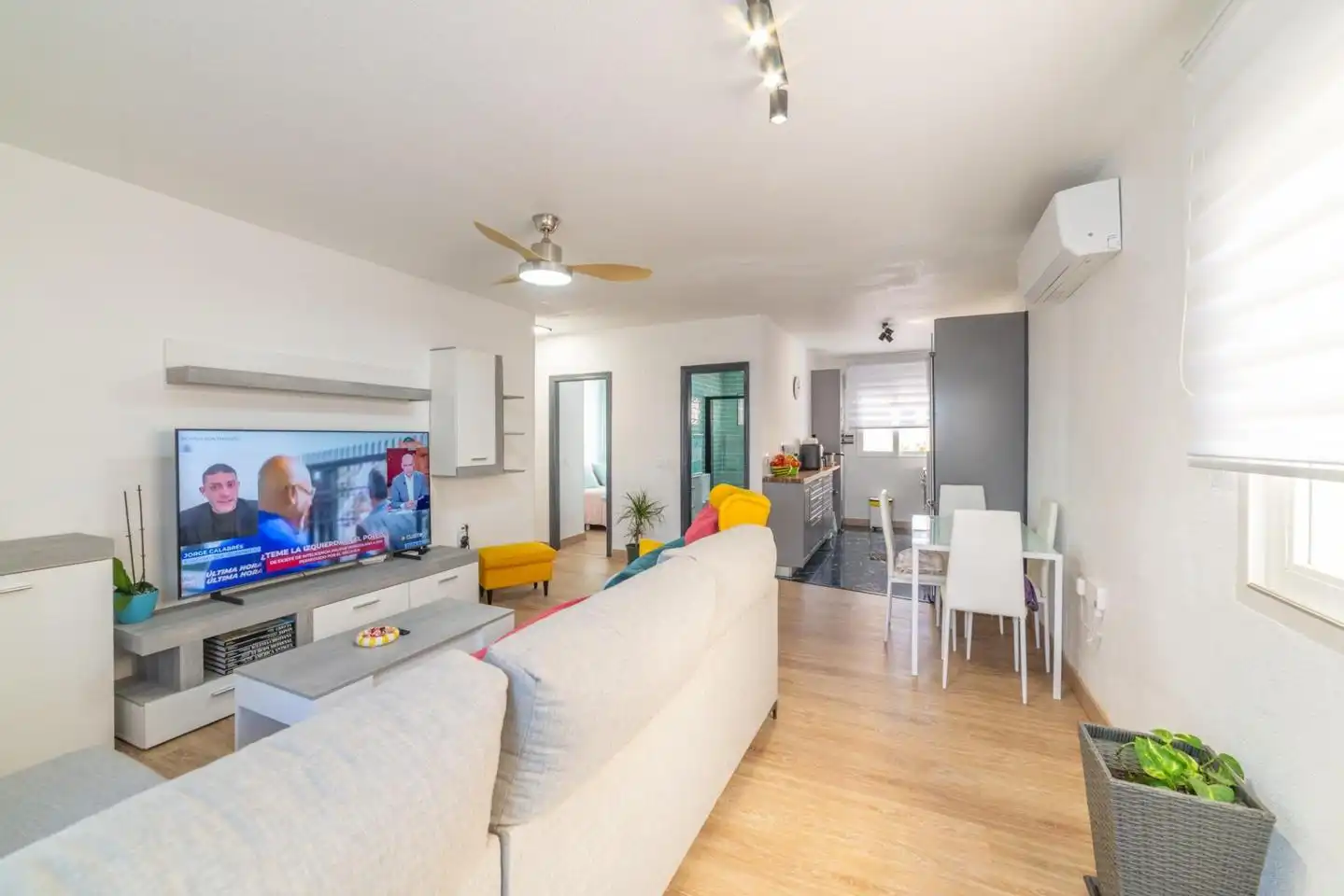 Wohnzimmer von Erdgeschoss zum Verkauf in Los Alcázares mit Klimaanlage, Terrasse und Abstellraum