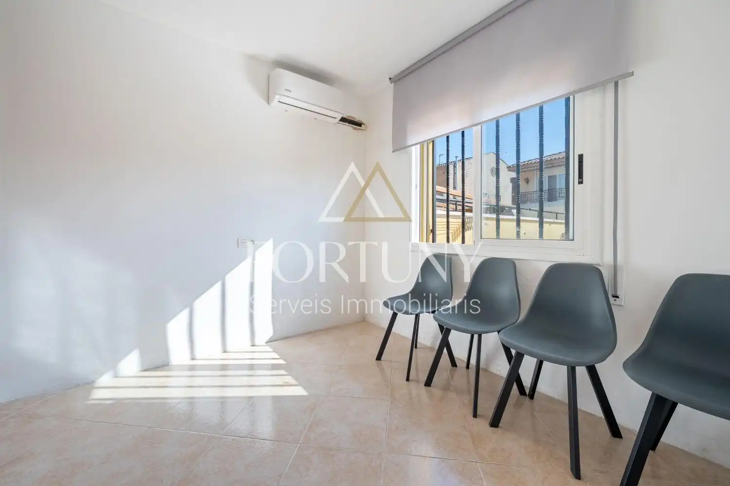 Vista exterior de Casa o xalet en venda en Reus amb Aire condicionat i Balcó