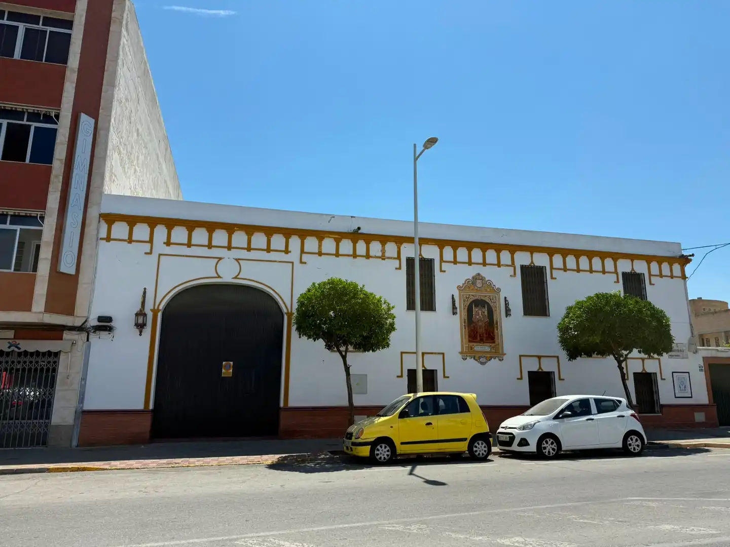 Vista exterior de Nau industrial de lloguer en Dos Hermanas amb Calefacció