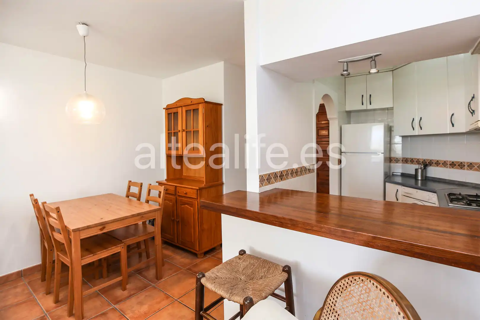 Menjador de Apartament de lloguer en Altea amb Calefacció, Terrassa i Moblat