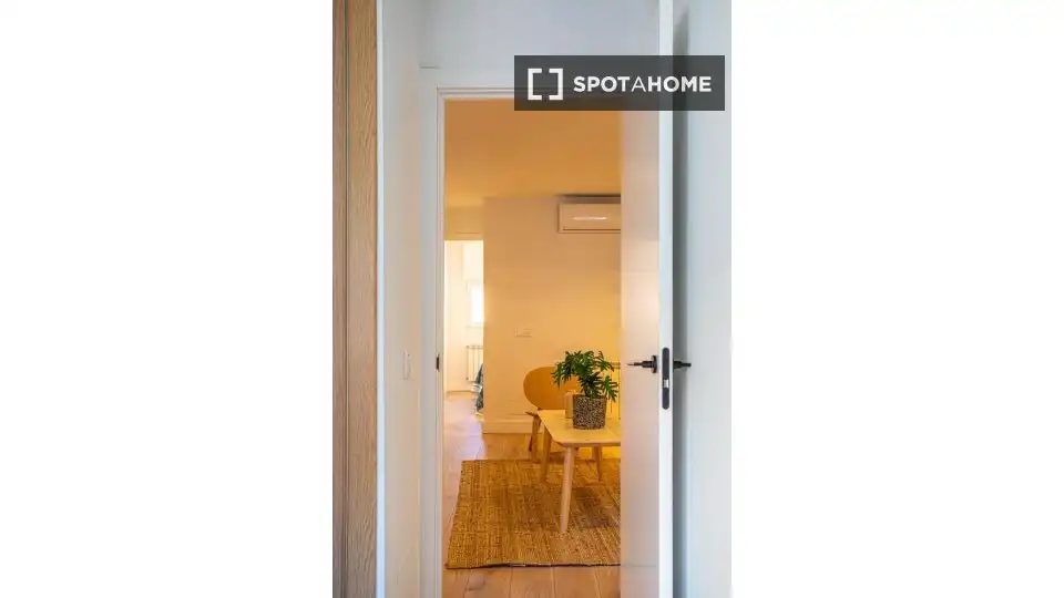 Exterior view of Flat for rent in Madrid  with Air Conditioner, Heating and Furnished