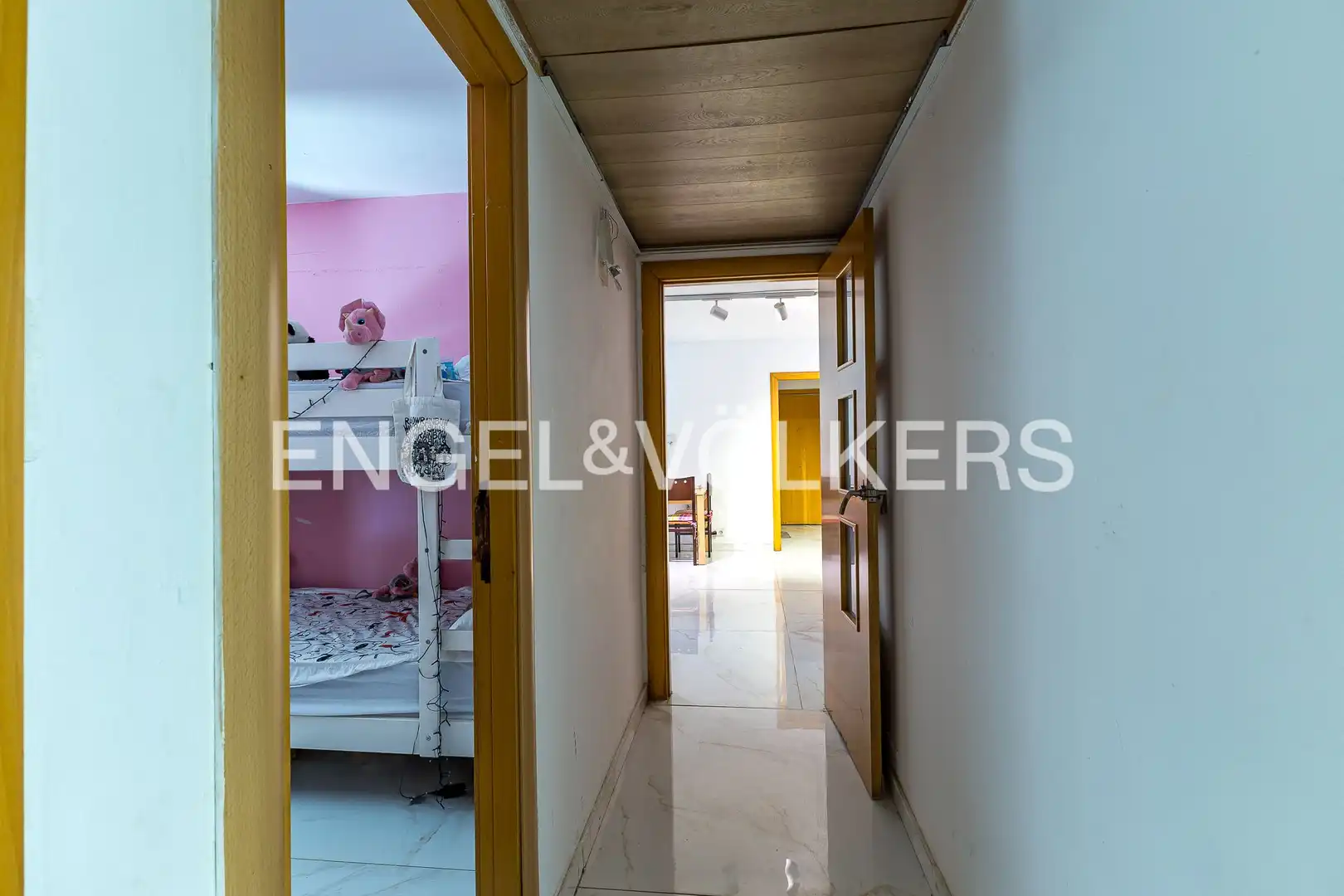 Piso en venta en El Prat de Llobregat con Calefacción, Parquet y Terraza