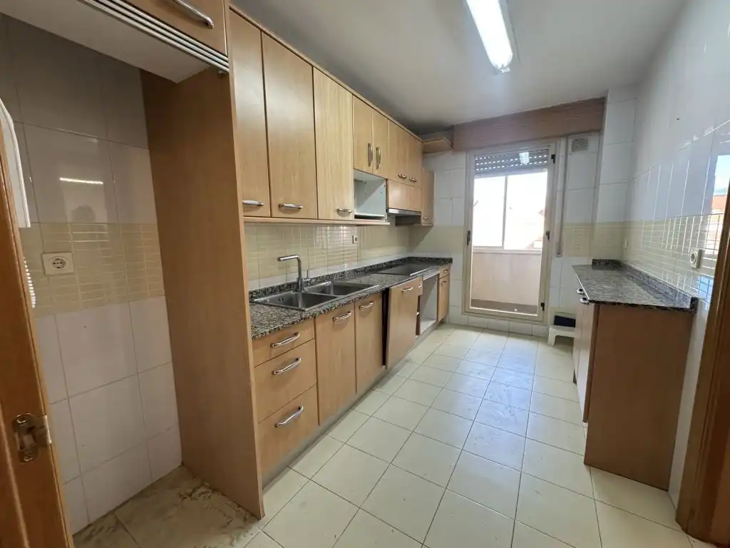 Cocina de Piso en venta en  Logroño con Calefacción, Parquet y Terraza