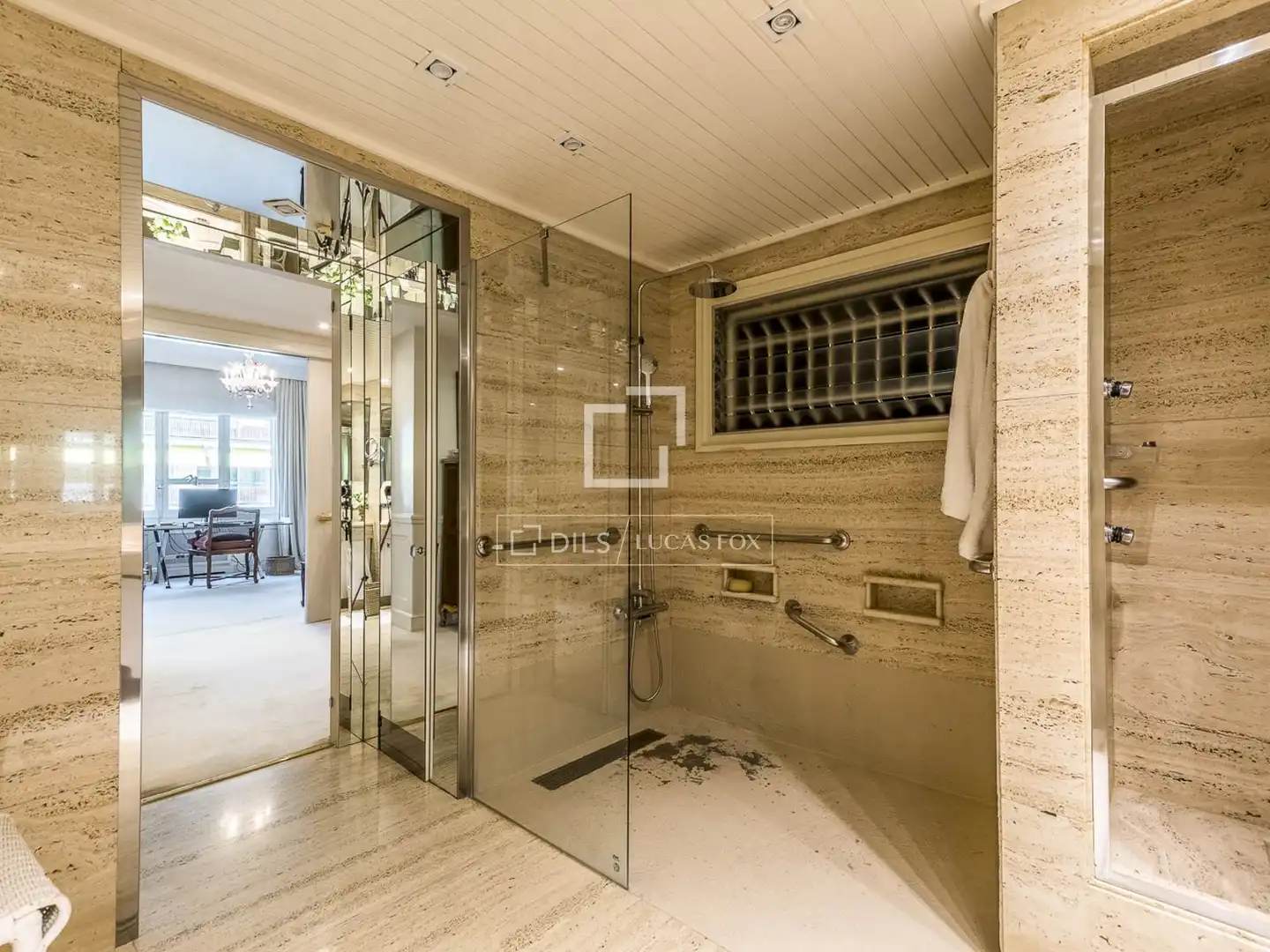 Baño de Piso en venta en Barcelona con Aire acondicionado
