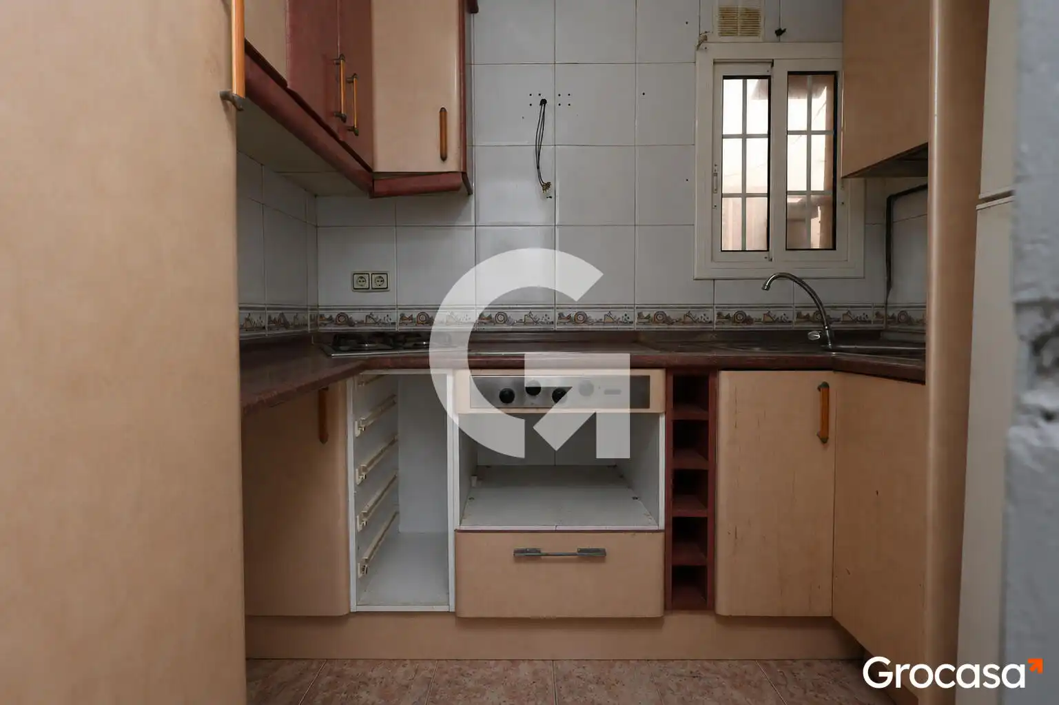 Kitchen of Flat for sale in L'Hospitalet de Llobregat