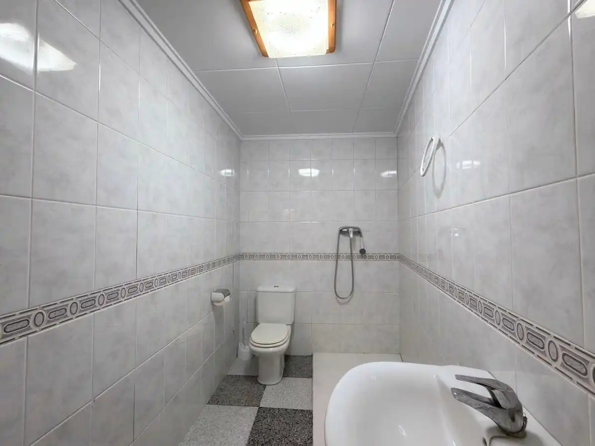 Bany de Casa o xalet en venda en La Llosa de Ranes amb Aire condicionat, Calefacció i Jardí privat