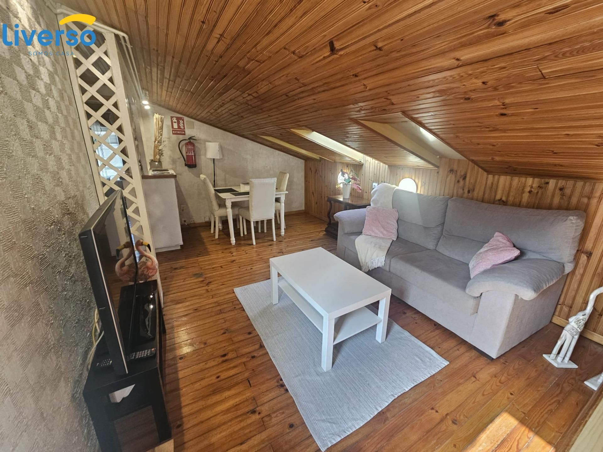 Sala d'estar de Pis en venda en Burgos Capital amb Calefacció