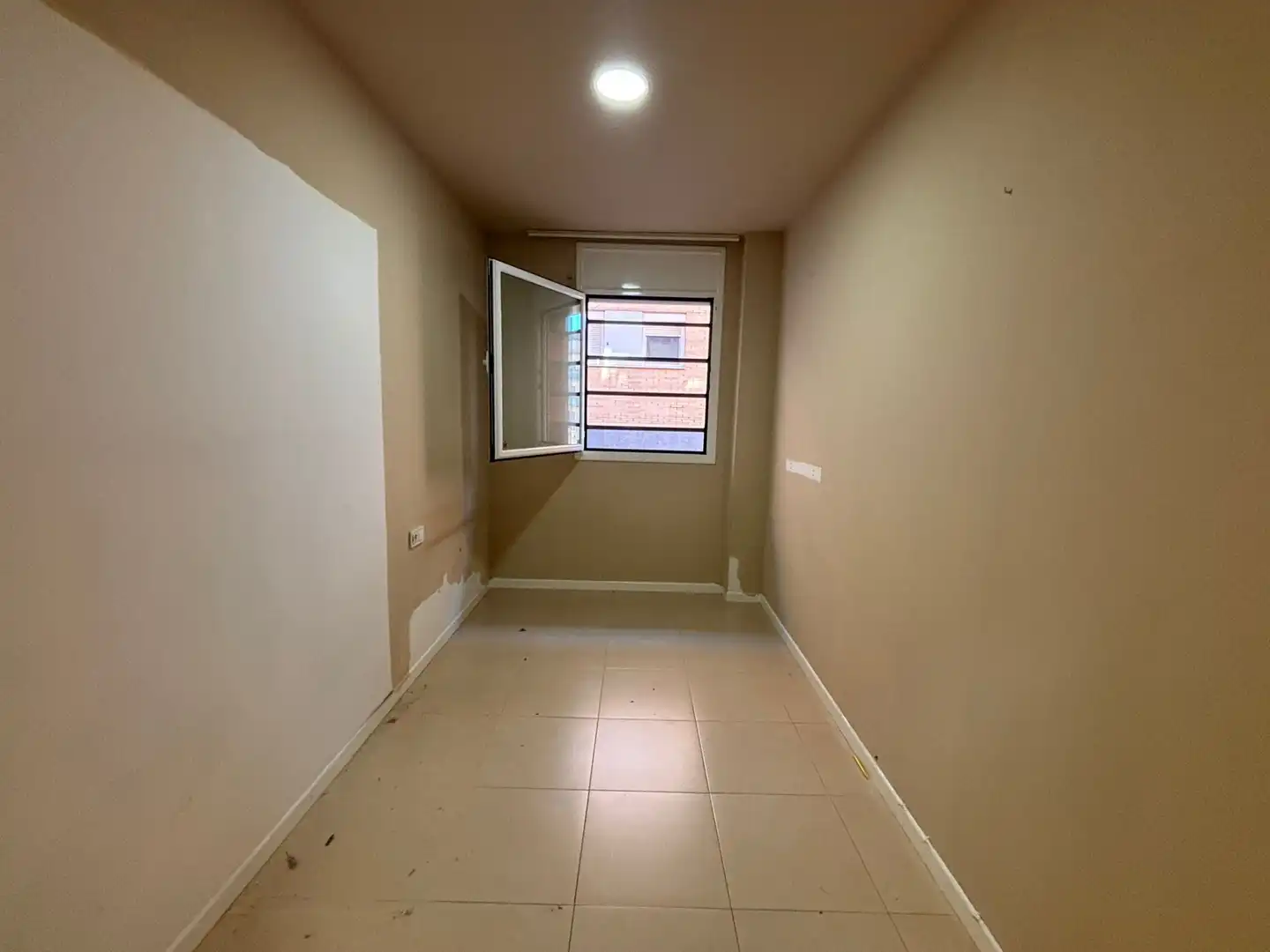 Büro zum Verkauf in Badalona mit Heizung