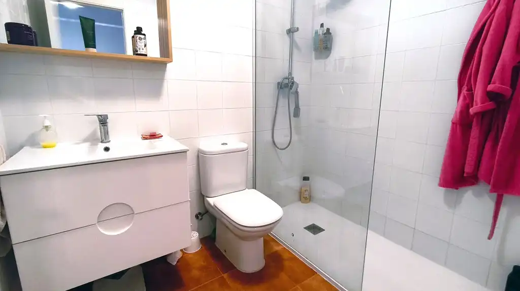 Baño de Casa adosada en venta en Dénia con Aire acondicionado, Calefacción y Jardín privado