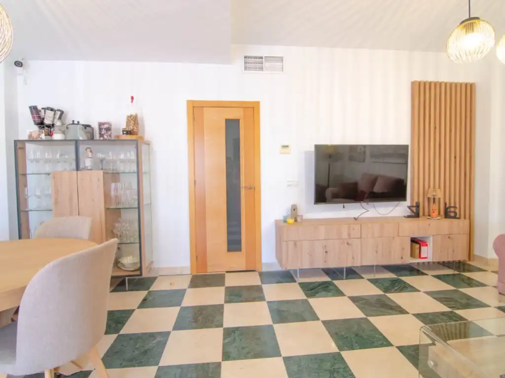 Sala d'estar de Casa o xalet en venda en La Rinconada
