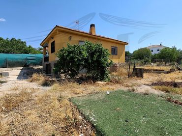 Chalet con jardín en venta en Calle las Tejoneras