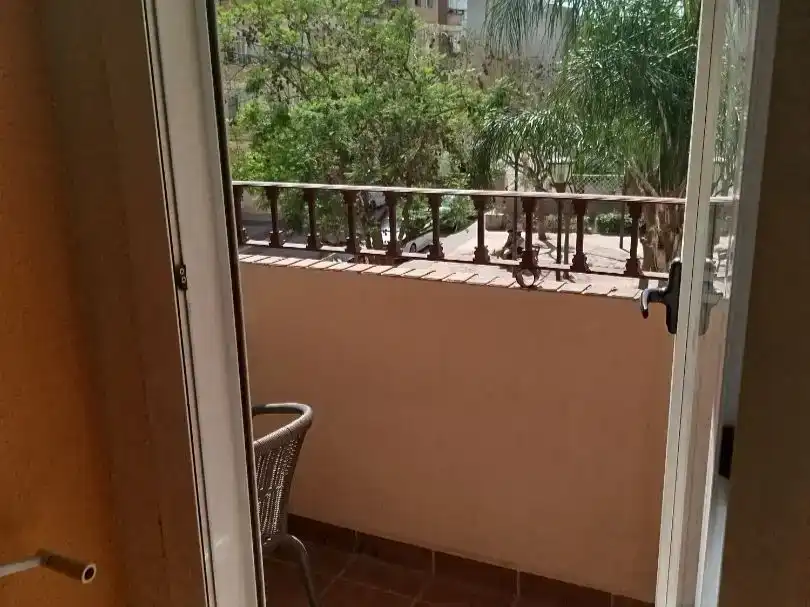Terrassa de Pis per a compartir en La Pobla de Vallbona amb Parquet, Moblat i Balcó