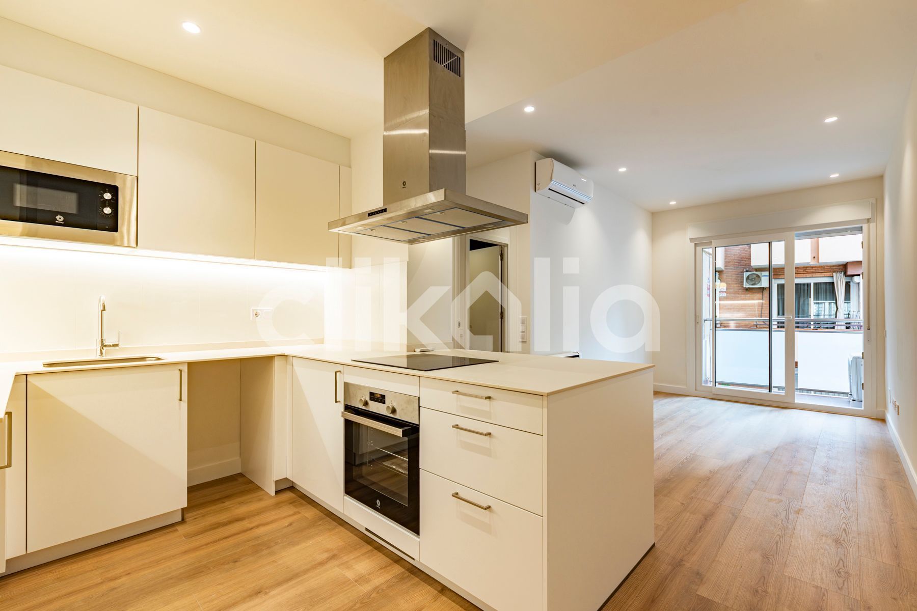 Cuina de Pis en venda en  Barcelona Capital amb Aire condicionat, Calefacció i Terrassa