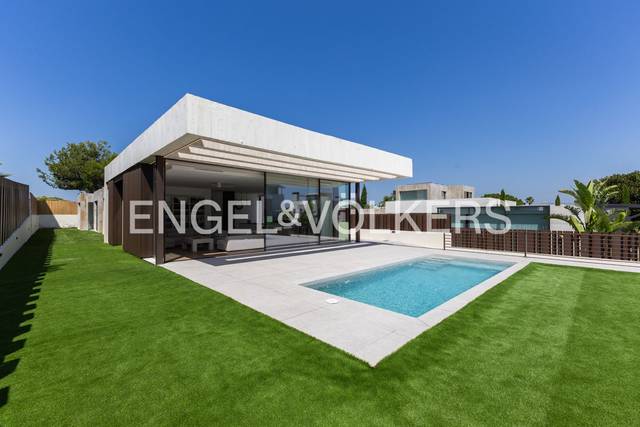 Casa-chalet en Venta en Nueva Santa Barbara - Cruz de Gracia