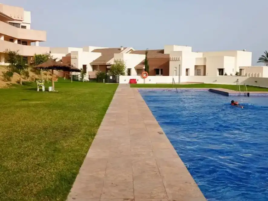 Piscina de Apartament de lloguer en Vera amb Aire condicionat, Jardí privat i Piscina