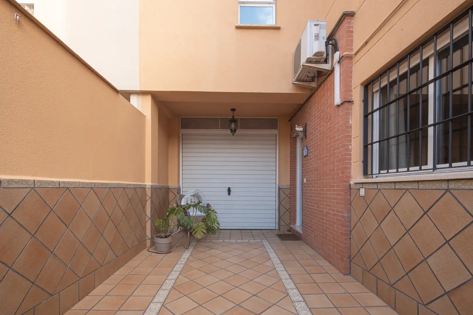 Casa adosada en venta en Armilla con Aire acondicionado