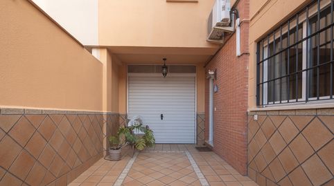 Foto 2 de Casa adosada en venda a Calle Núñez Blanca, San Antón, Armilla