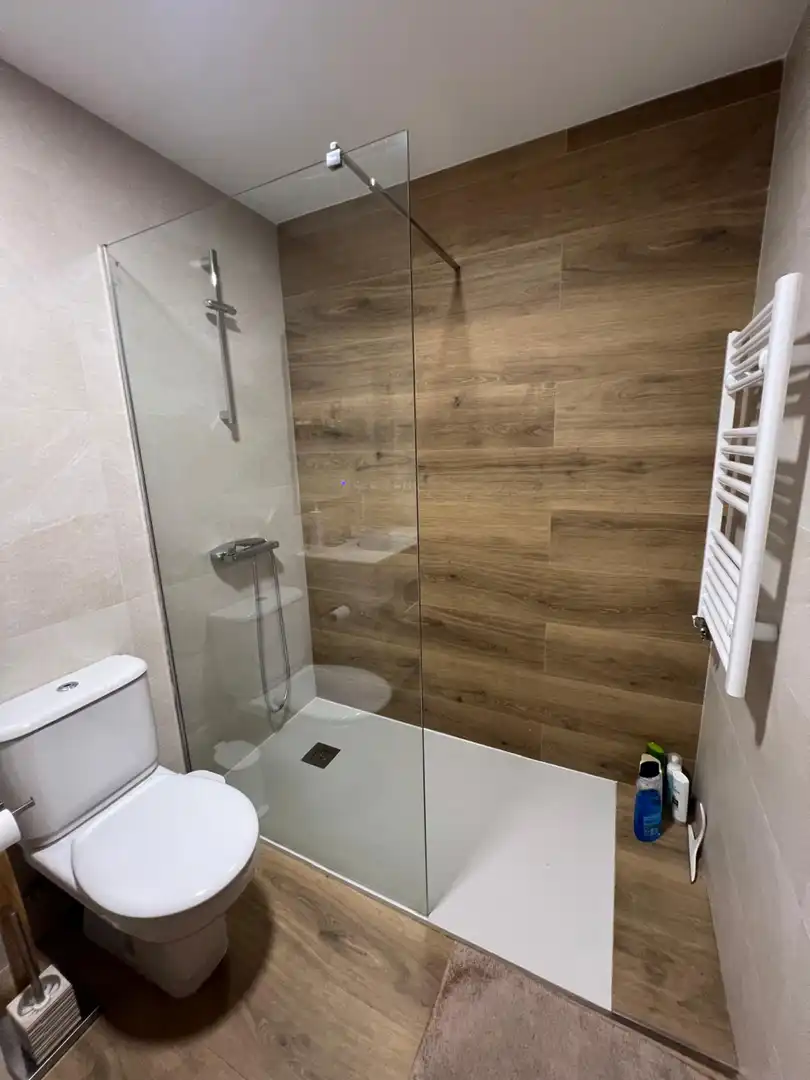 Baño de Piso en venta en  Logroño con Calefacción, Terraza y Trastero
