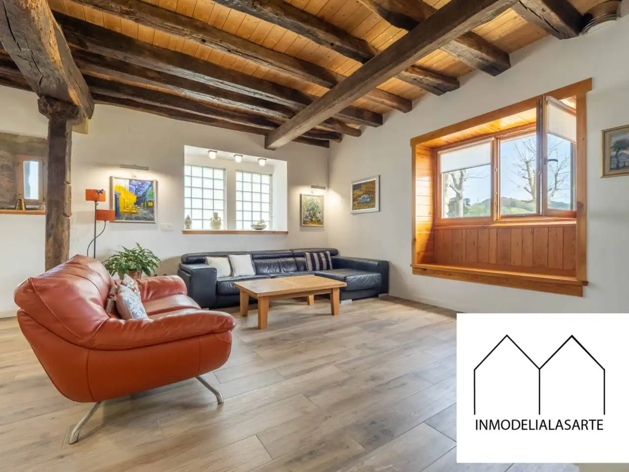 Sala d'estar de Casa o xalet en venda en Donostia - San Sebastián  amb Calefacció i Terrassa
