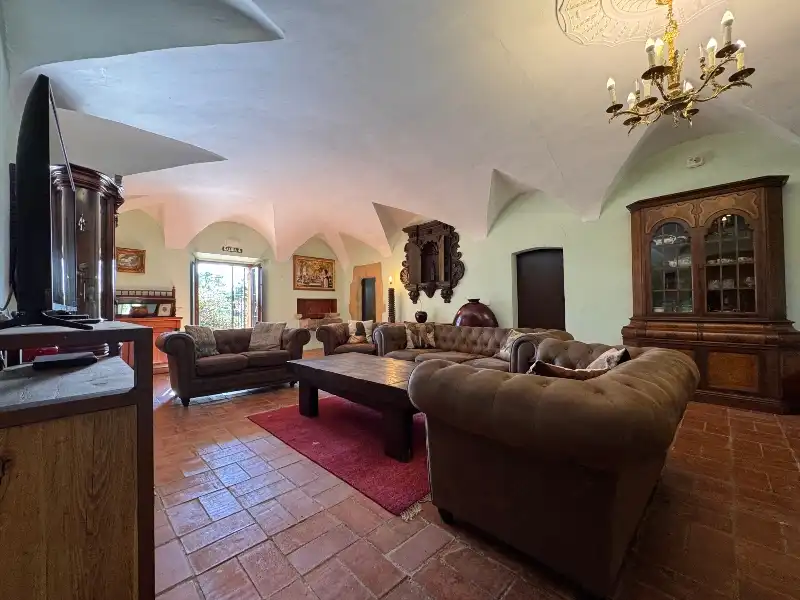 Sala de estar de Finca rústica en venta en Ullastret con Aire acondicionado, Calefacción y Jardín privado