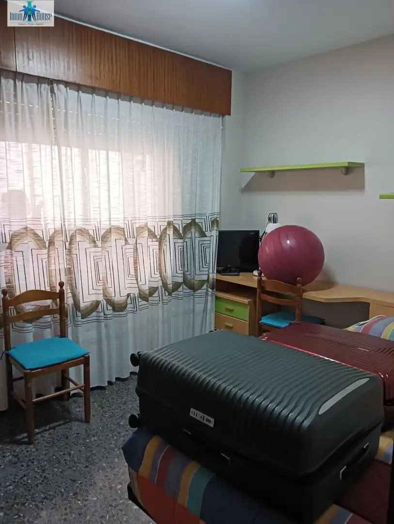 Bedroom of Flat for rent in Albacete  with Air Conditioner, Parquet flooring and Furnished
