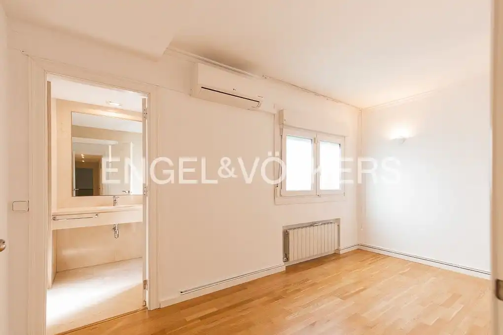 Habitación de Piso en venta en Valencia con Aire acondicionado, Calefacción y Parquet