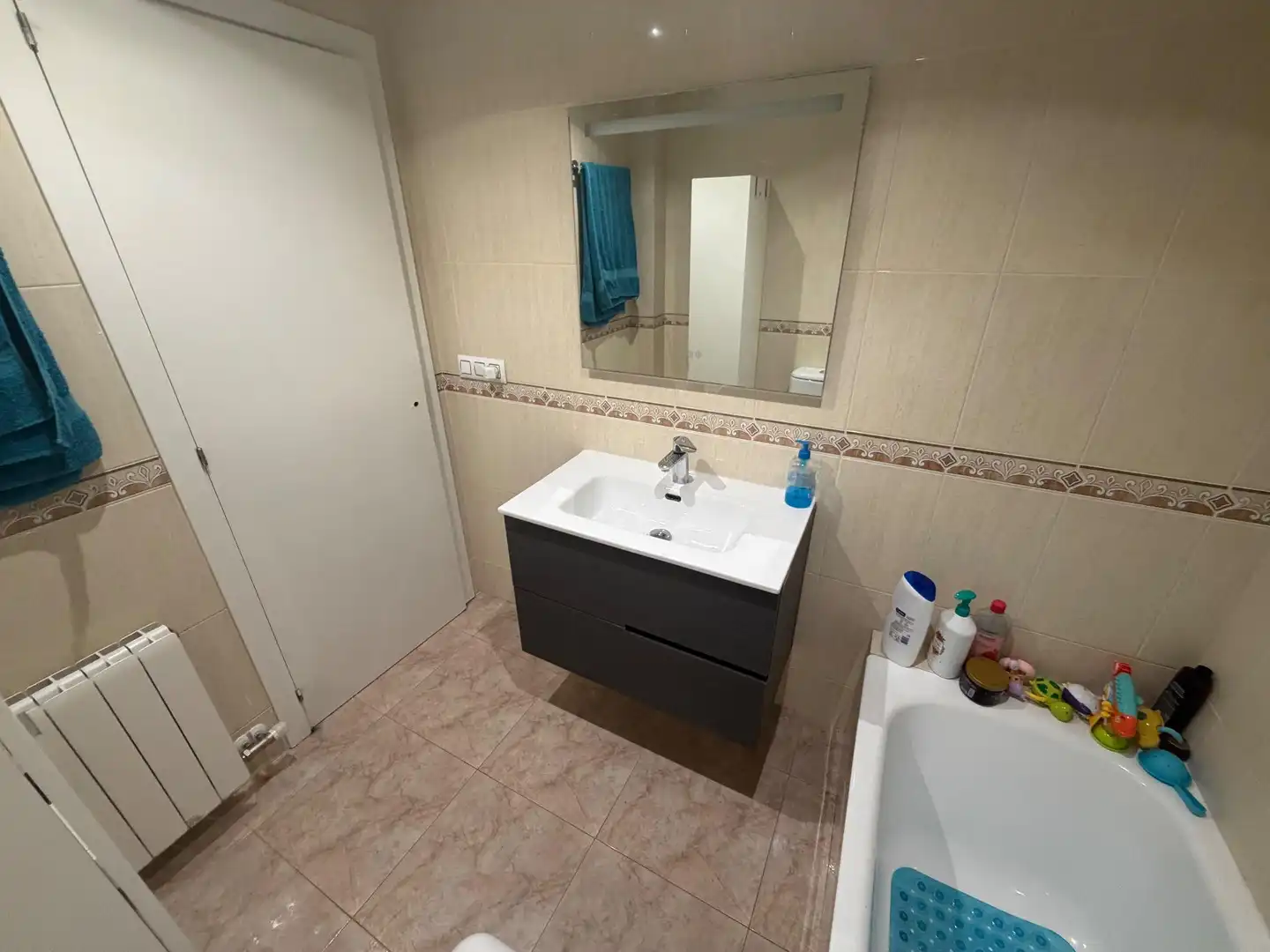 Baño de Planta baja en venta en Llagostera con Calefacción, Terraza y Trastero