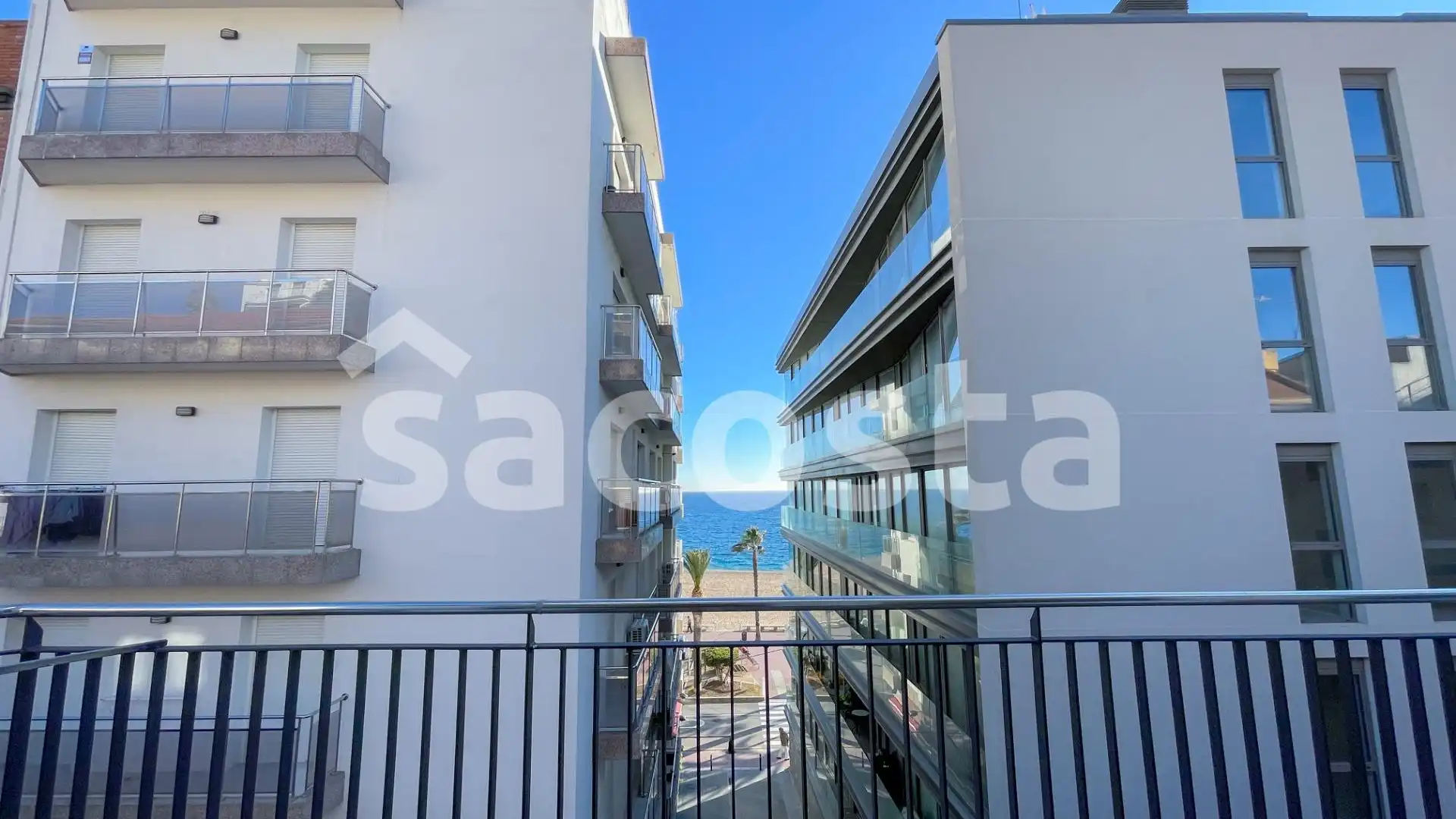 Building for sale in Centre