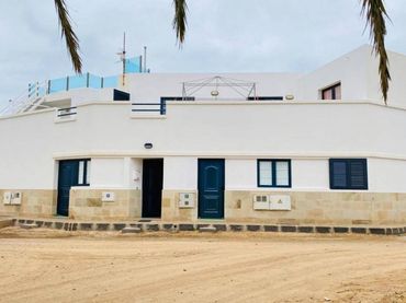 Xalet amb balcó en venda a Calle del Pivote 3