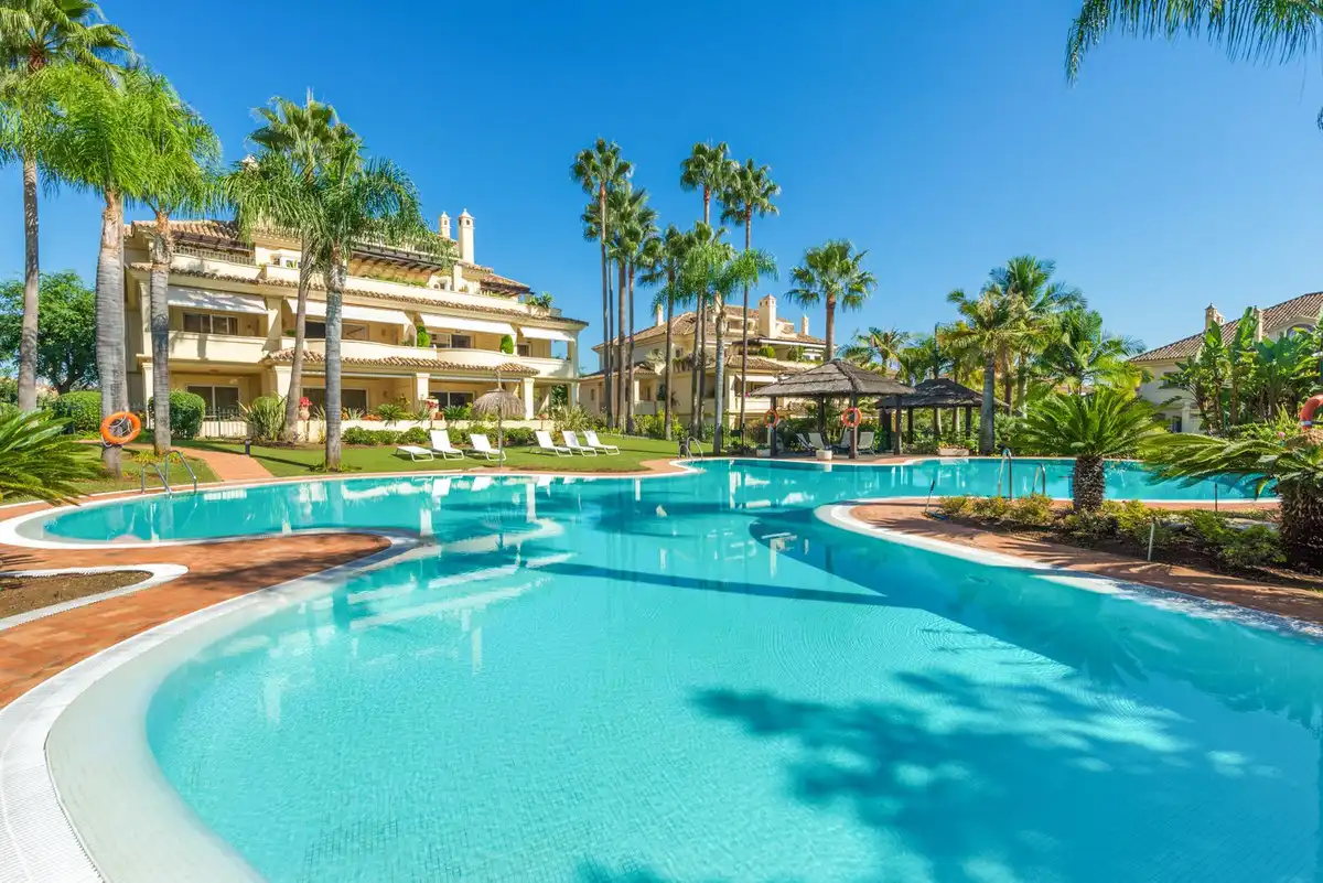 Ático con piscina en venta en Nueva Andalucía