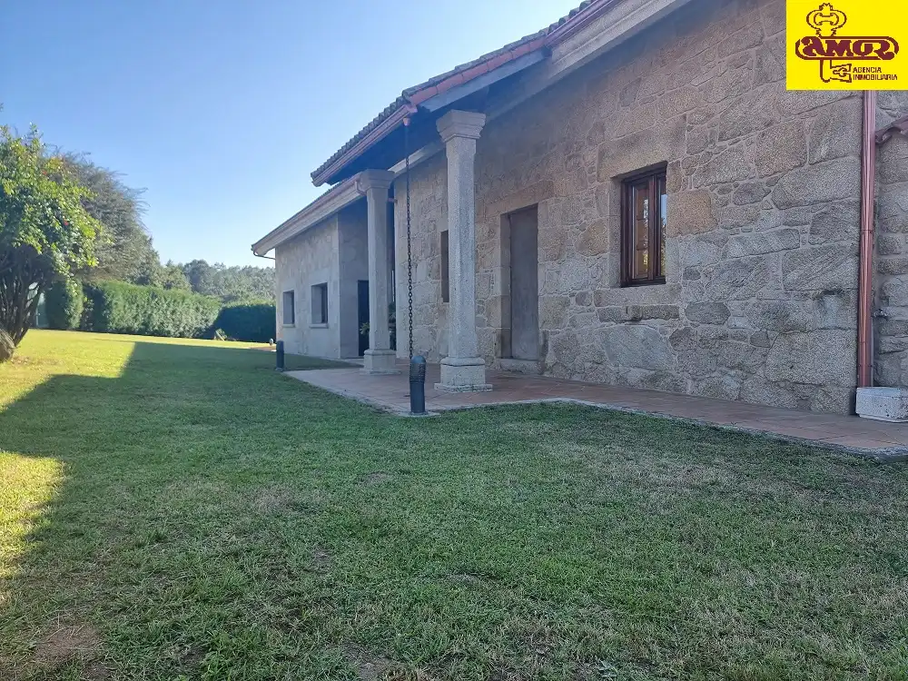 Vista exterior de Casa o xalet en venda en Valdoviño amb Jardí privat i Terrassa