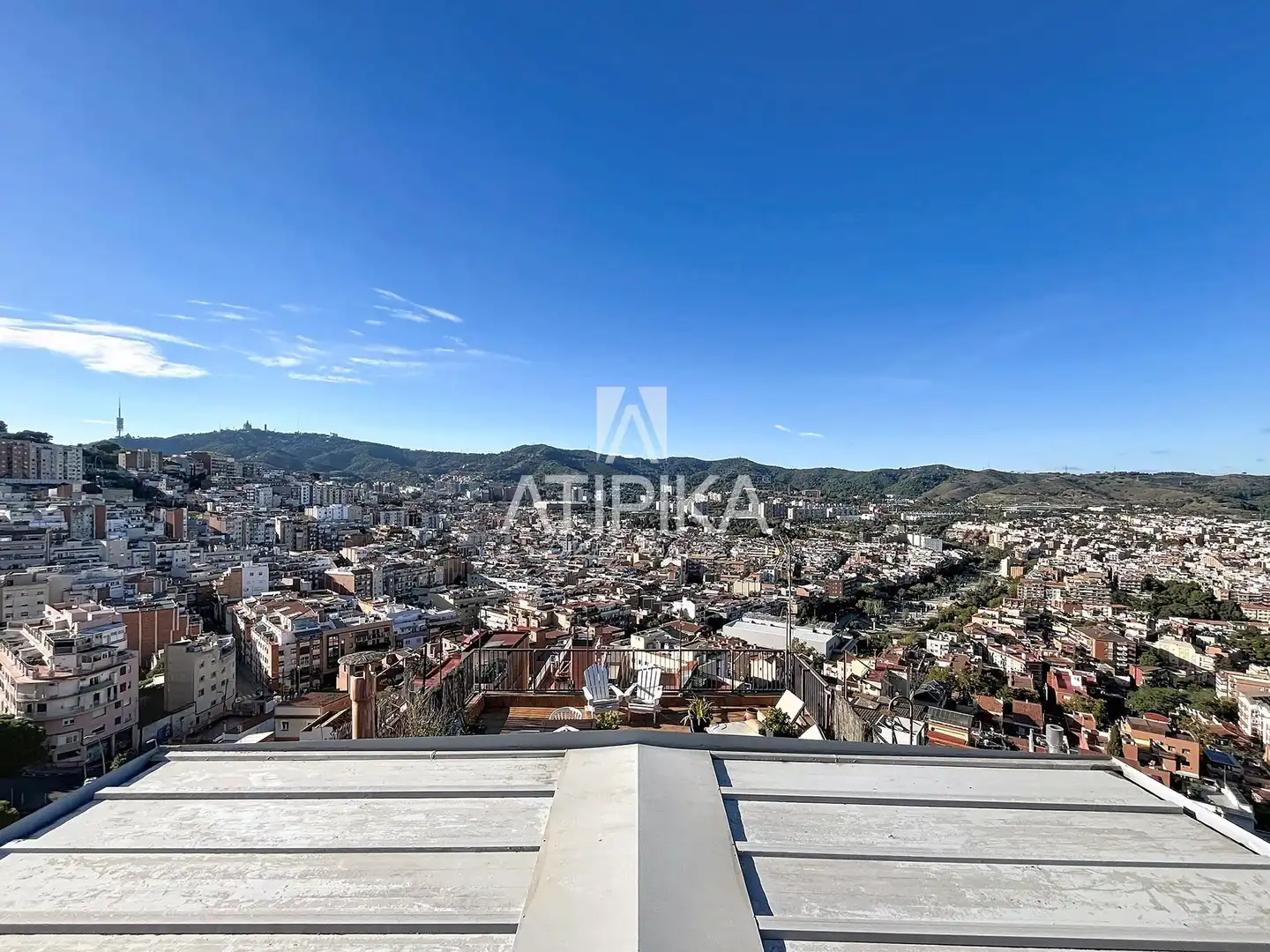 Außenansicht von Maisonette zum Verkauf in Barcelona mit Klimaanlage, Heizung und Terrasse