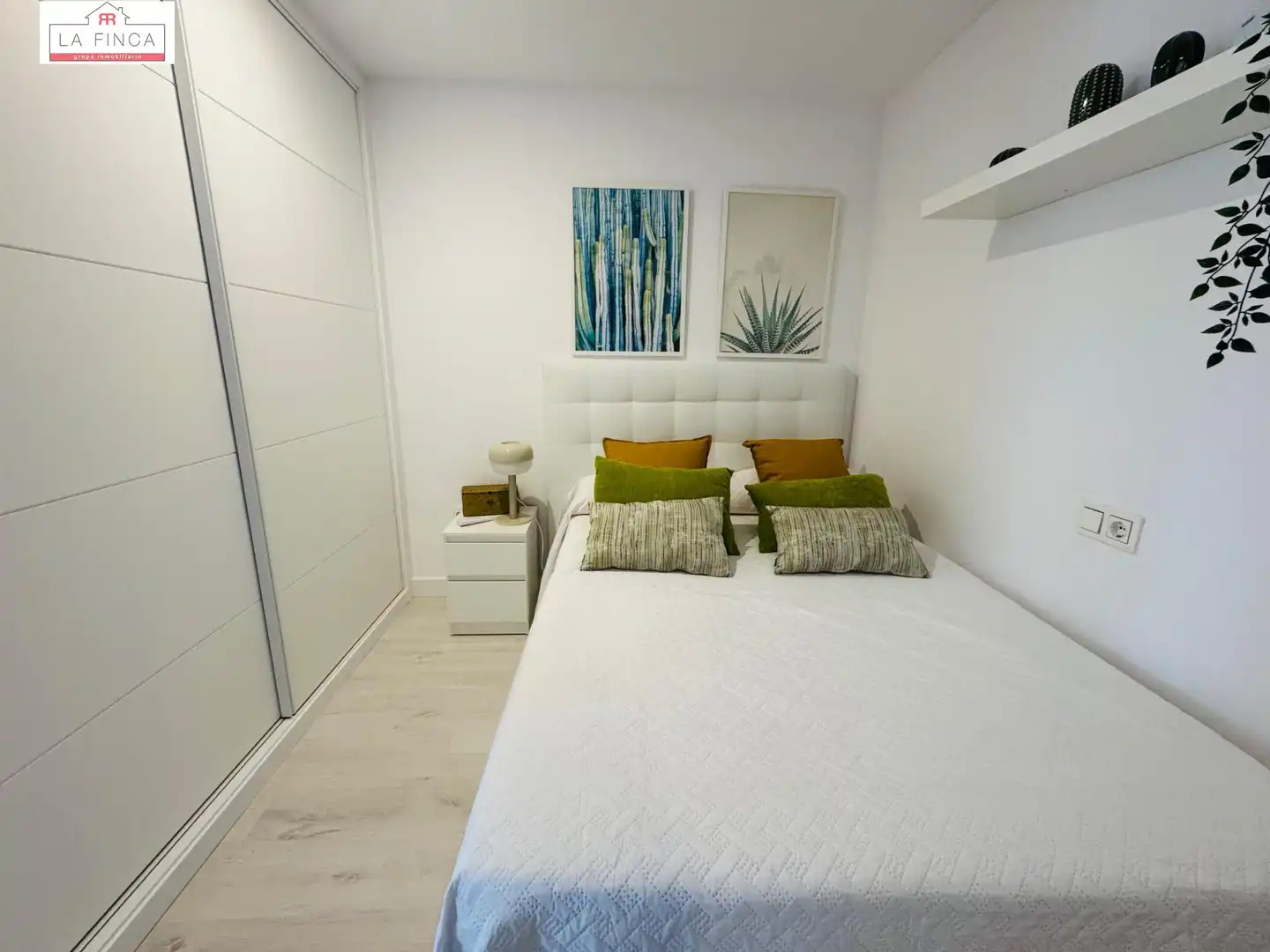 Dormitori de Pis en venda en Rincón de la Victoria amb Aire condicionat, Jardí privat i Terrassa