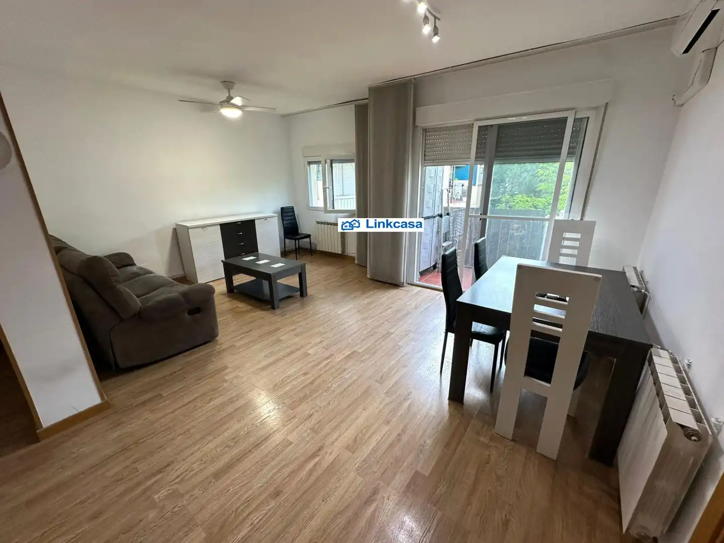 Living room of Flat for sale in  Madrid Capital  with Air Conditioner, Heating and Terrace