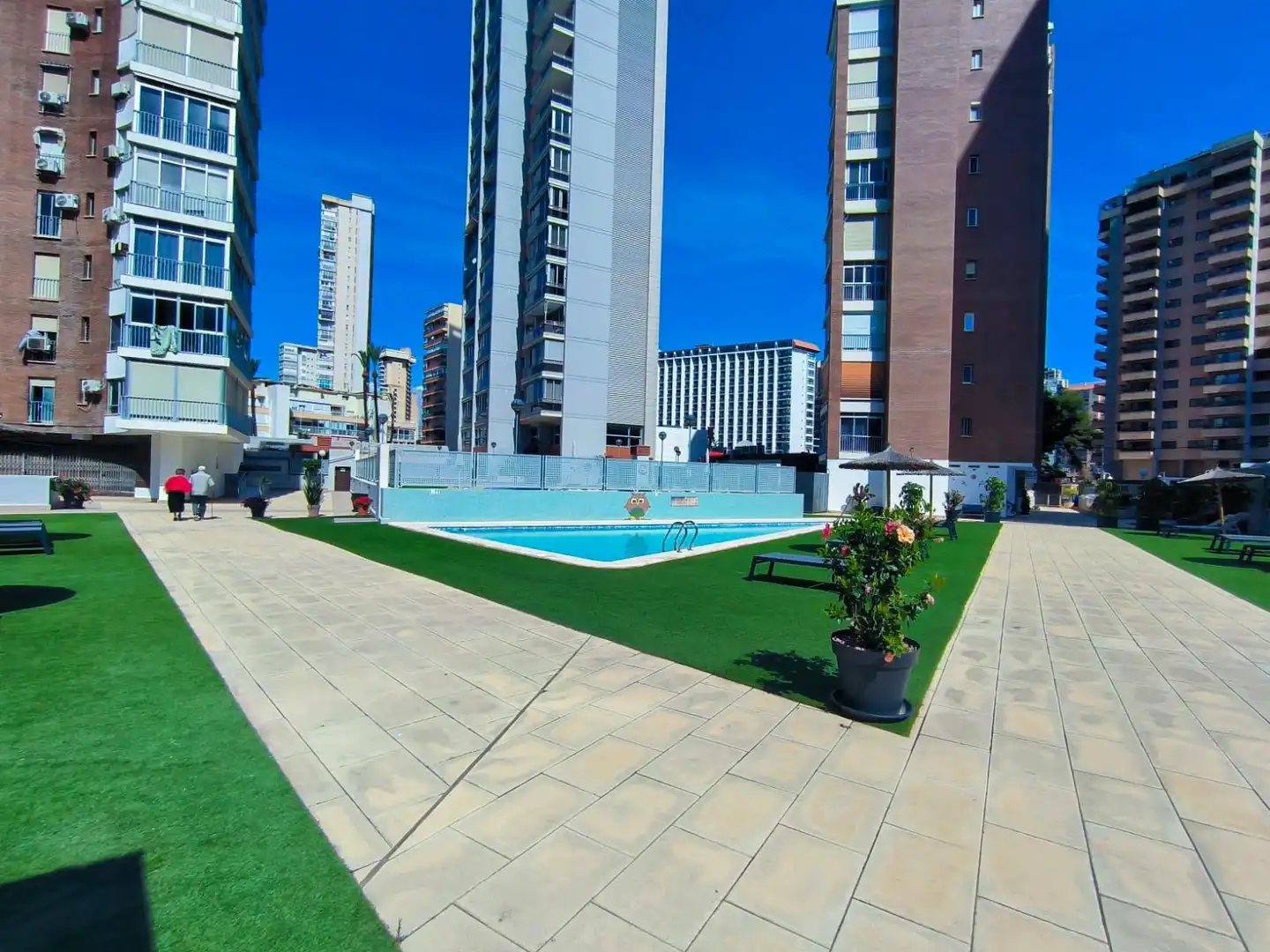 Schwimmbecken von Wohnung zum Verkauf in Benidorm mit Klimaanlage, Parkett und Terrasse