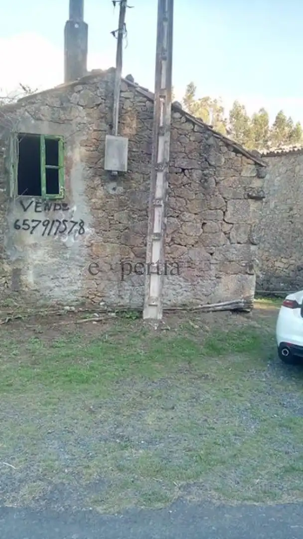 Casa o xalet en venda en Agolada amb Jardí privat