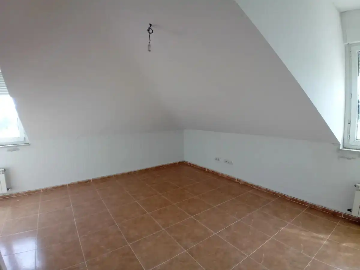 Ático en venta en Hontanares de Eresma con Calefacción y Trastero