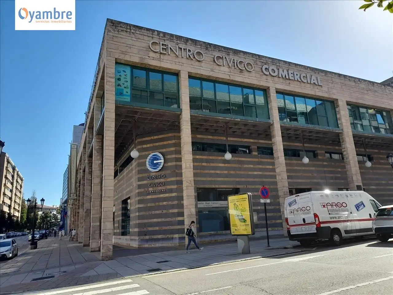 Local comercial en venta en CONCEPCION ARENAL EDIF. CENTRO CIVICO