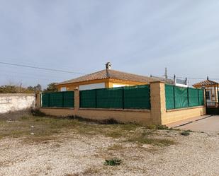 Vista exterior de Casa o xalet de lloguer en Dos Hermanas amb Aire condicionat i Piscina