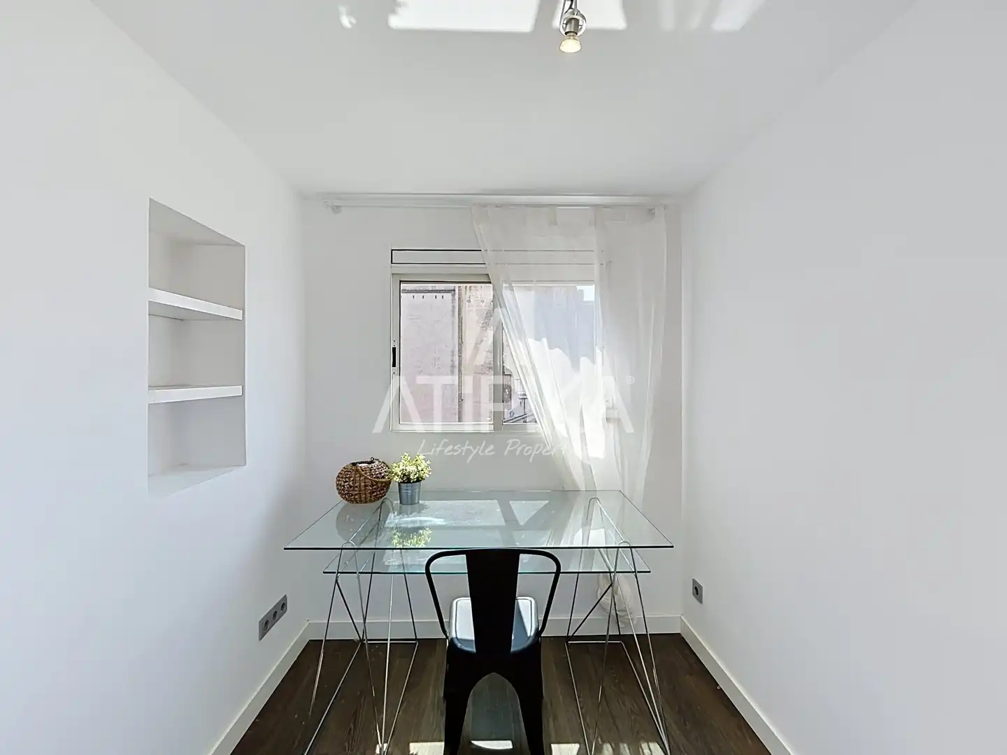 Schlafzimmer von Dachboden zur Miete in Barcelona mit Klimaanlage, Heizung und Terrasse