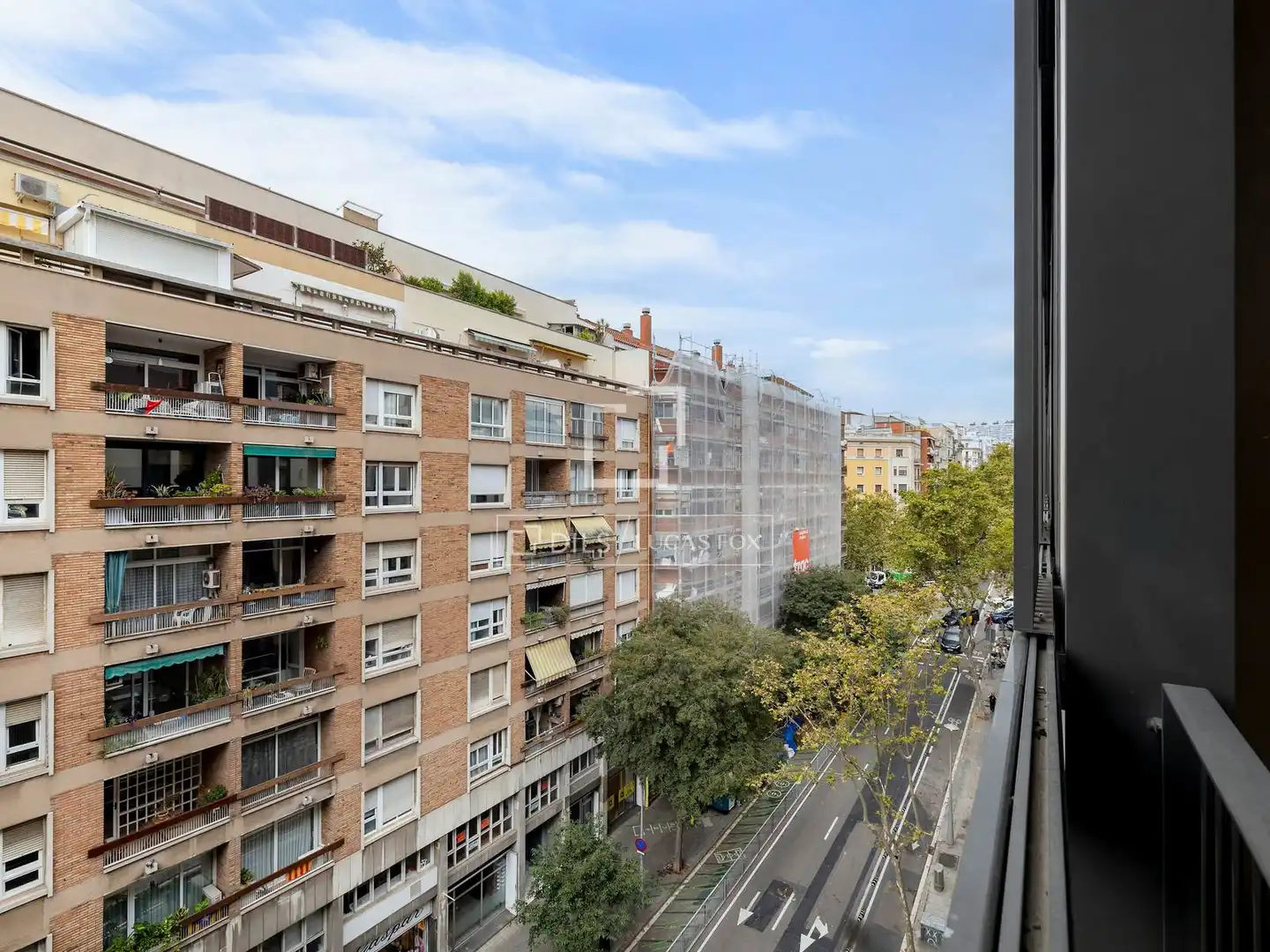 Vista exterior de Piso en venta en Eixample