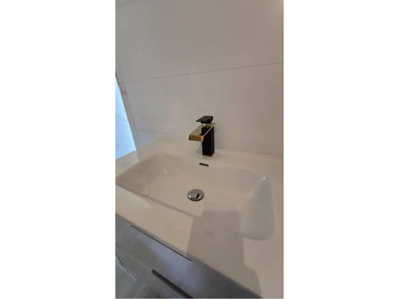 Baño de Casa adosada en venta en Vilagarcía de Arousa con Calefacción, Terraza y Amueblado