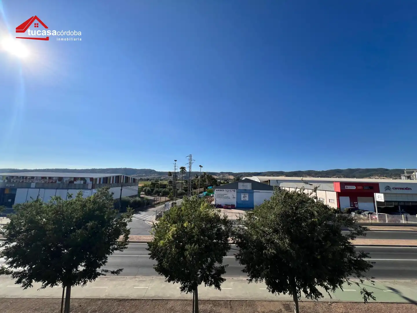 Vista exterior de Casa adosada en venda en Córdoba amb Aire condicionat, Calefacció i Terrassa
