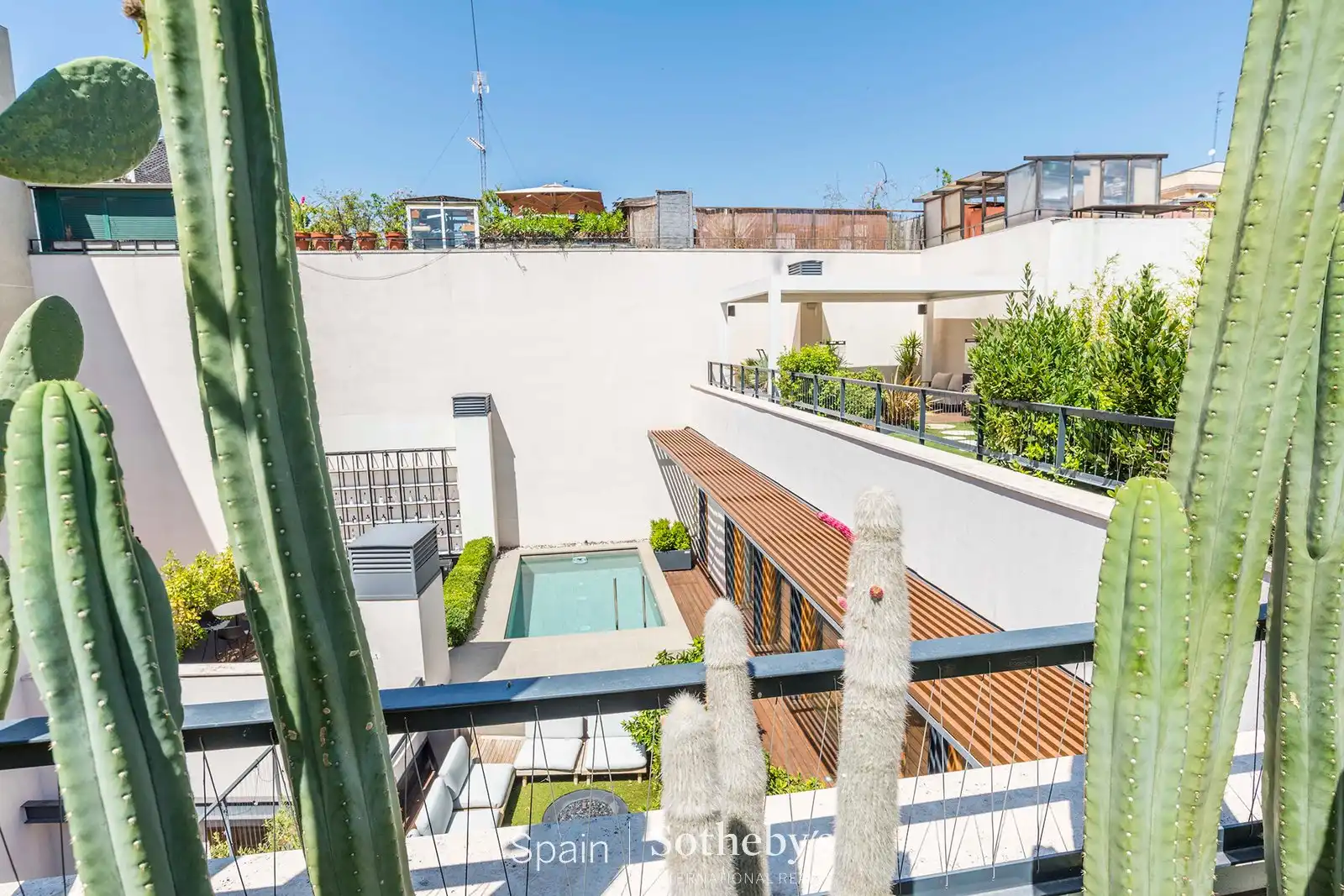 Terraza de Ático en venta en Madrid con Aire acondicionado, Calefacción y Jardín privado