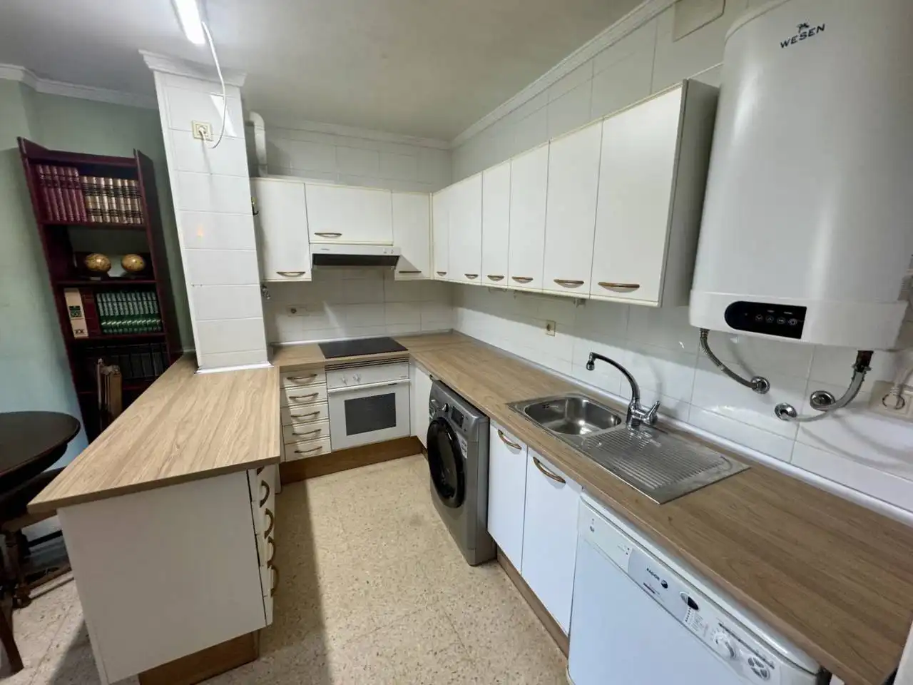 Cocina de Piso en venta en Cerdanyola del Vallès con Calefacción y Terraza