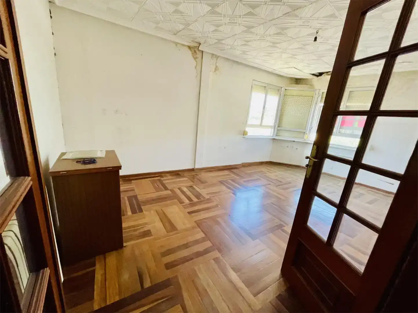 Sala d'estar de Casa adosada en venda en La Bañeza  amb Traster