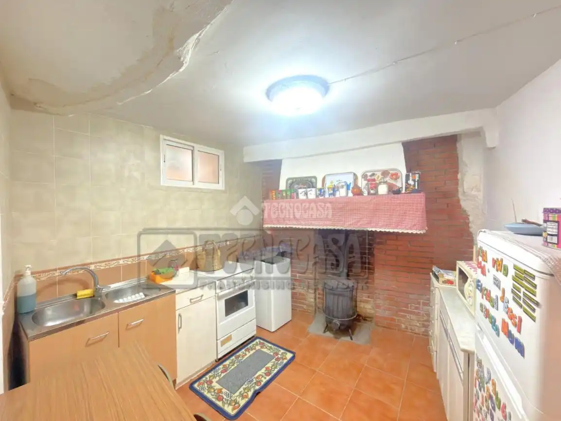 Casa adosada en venda en Altarejos amb Calefacció i Balcó