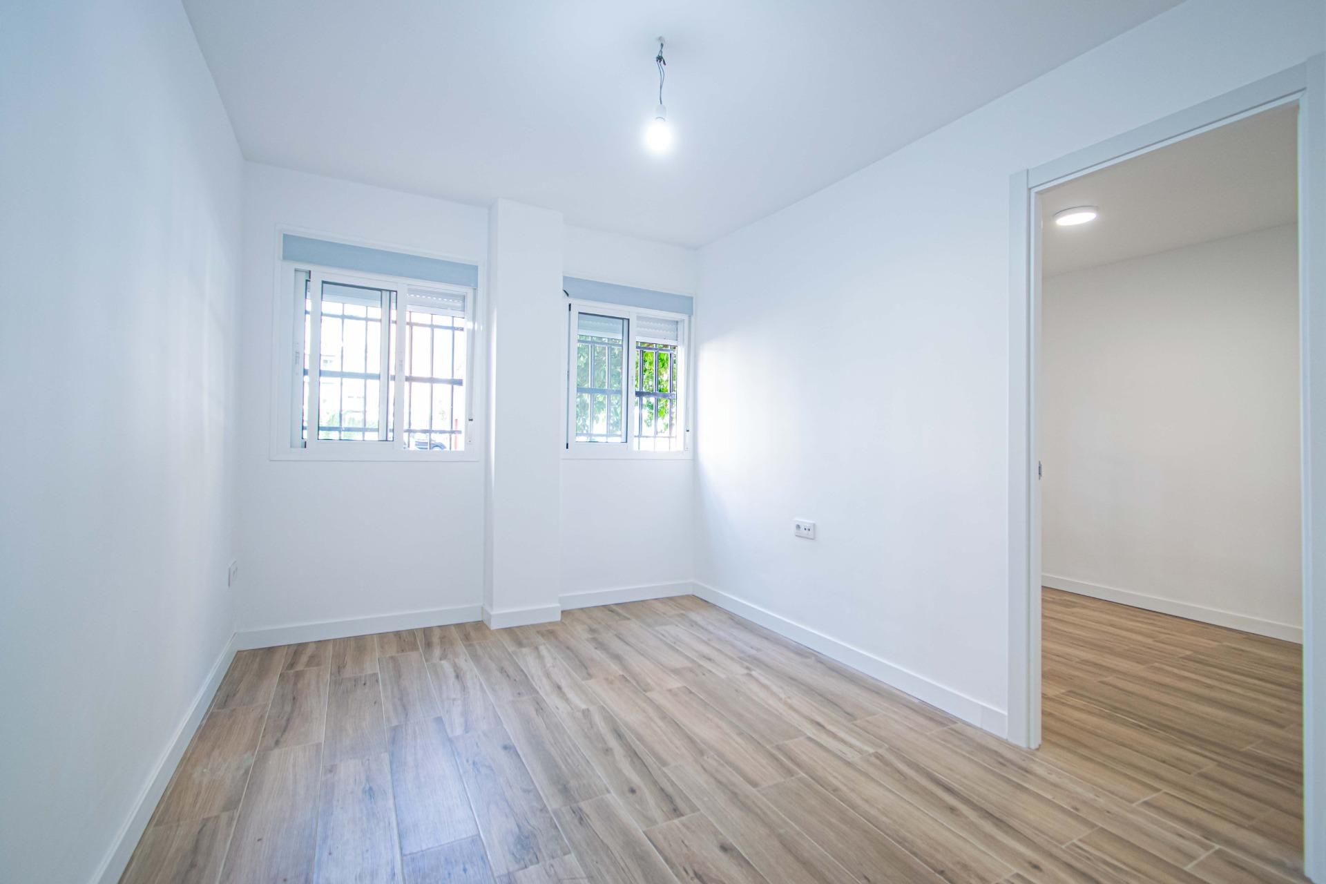 Bedroom of Planta baja for sale in  Sevilla Capital