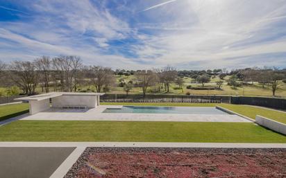 Piscina de Casa o xalet en venda en Pozuelo de Alarcón amb Aire condicionat, Calefacció i Jardí privat