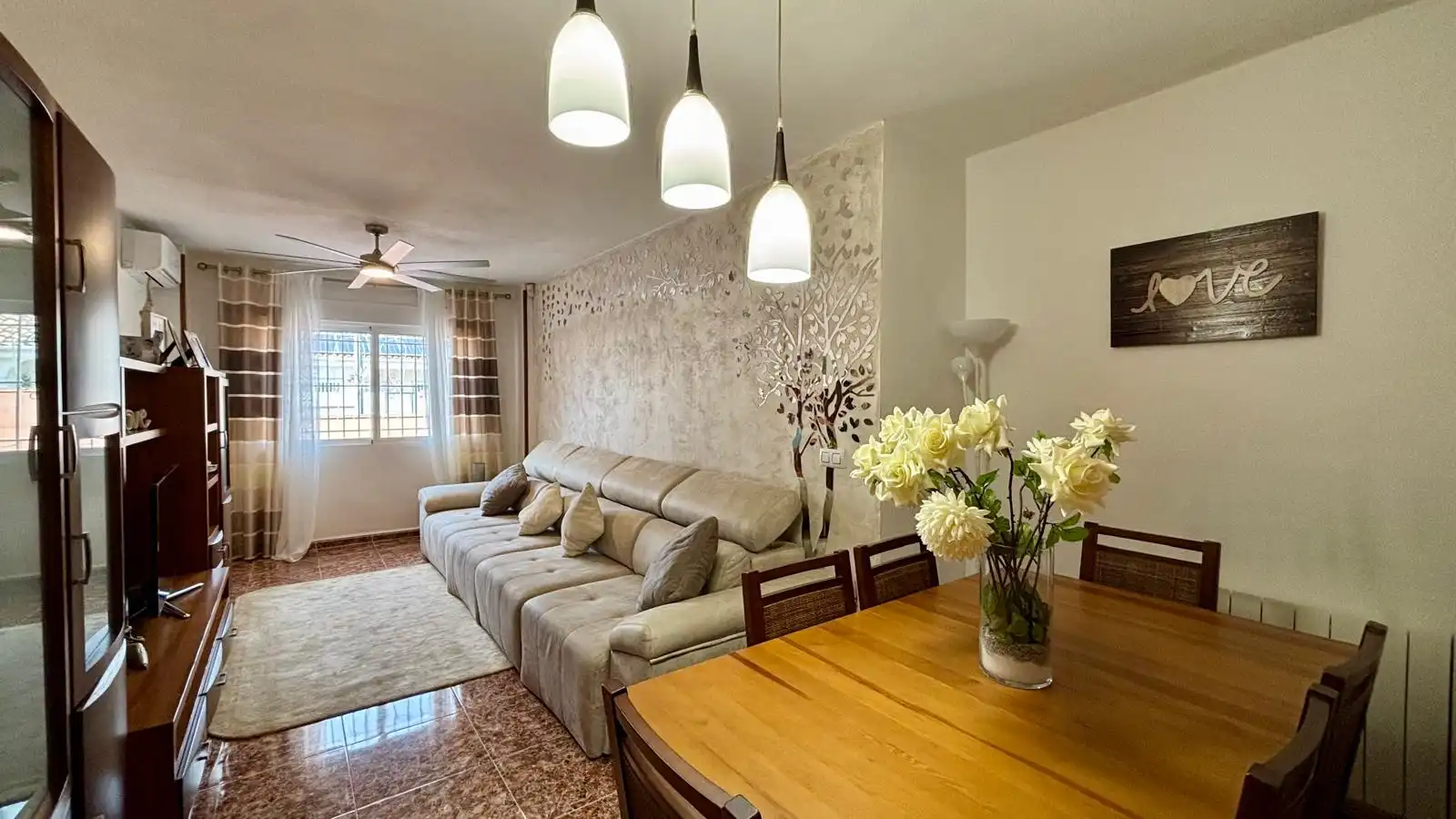Sala de estar de Casa adosada en venta en Cartagena con Aire acondicionado, Calefacción y Jardín privado